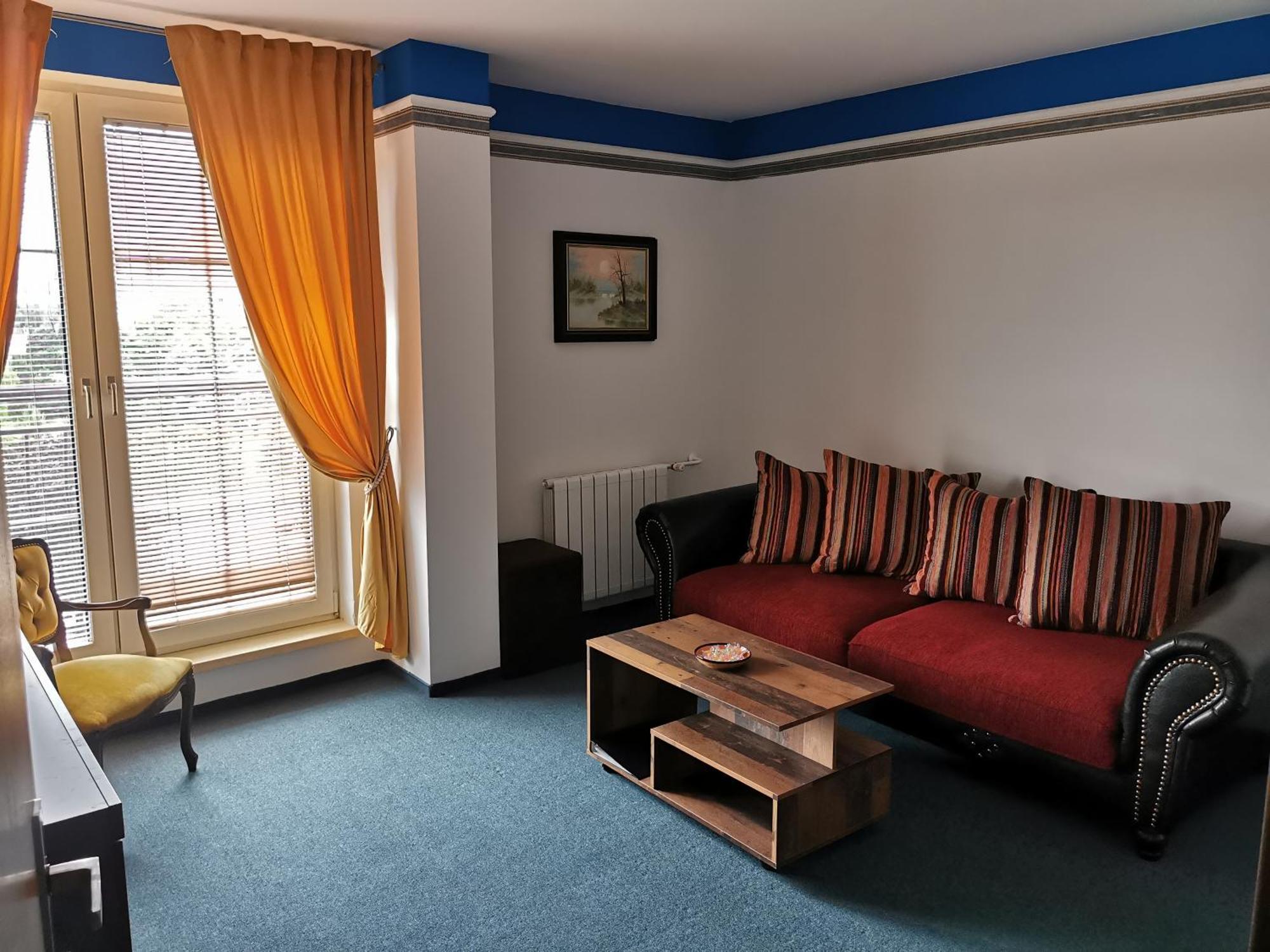 Hotel Diana Nové Mesto nad Váhom Habitación foto